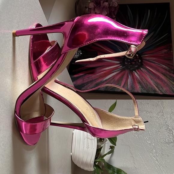 Charlotte Russe hot pink heels! - Picture 4 of 4